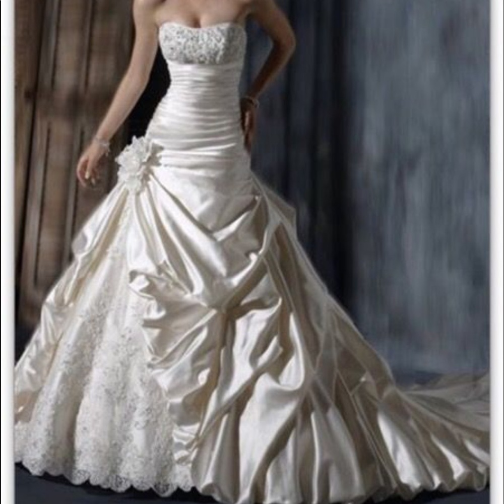 Wedding dress